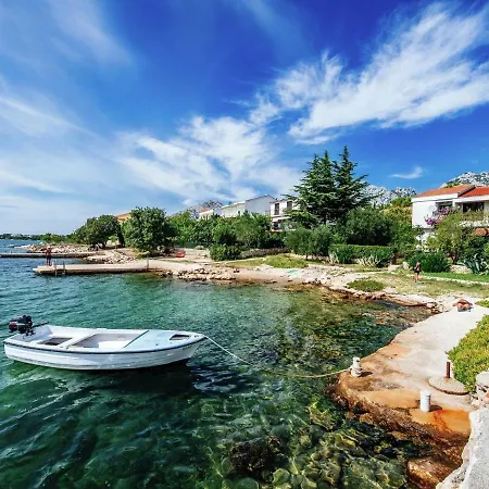 Waterfront Stipe I Starigrad Paklenica