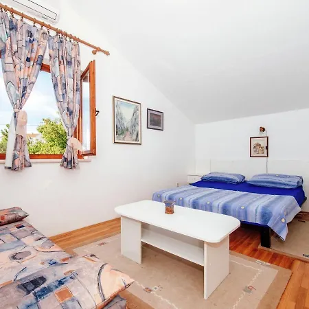 Waterfront Stipe I Starigrad Paklenica