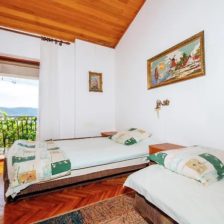 Waterfront Stipe I Starigrad Paklenica